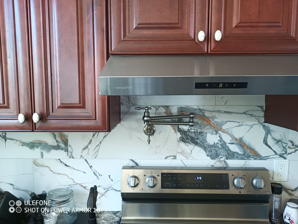 kitchen cabinets and backsplash