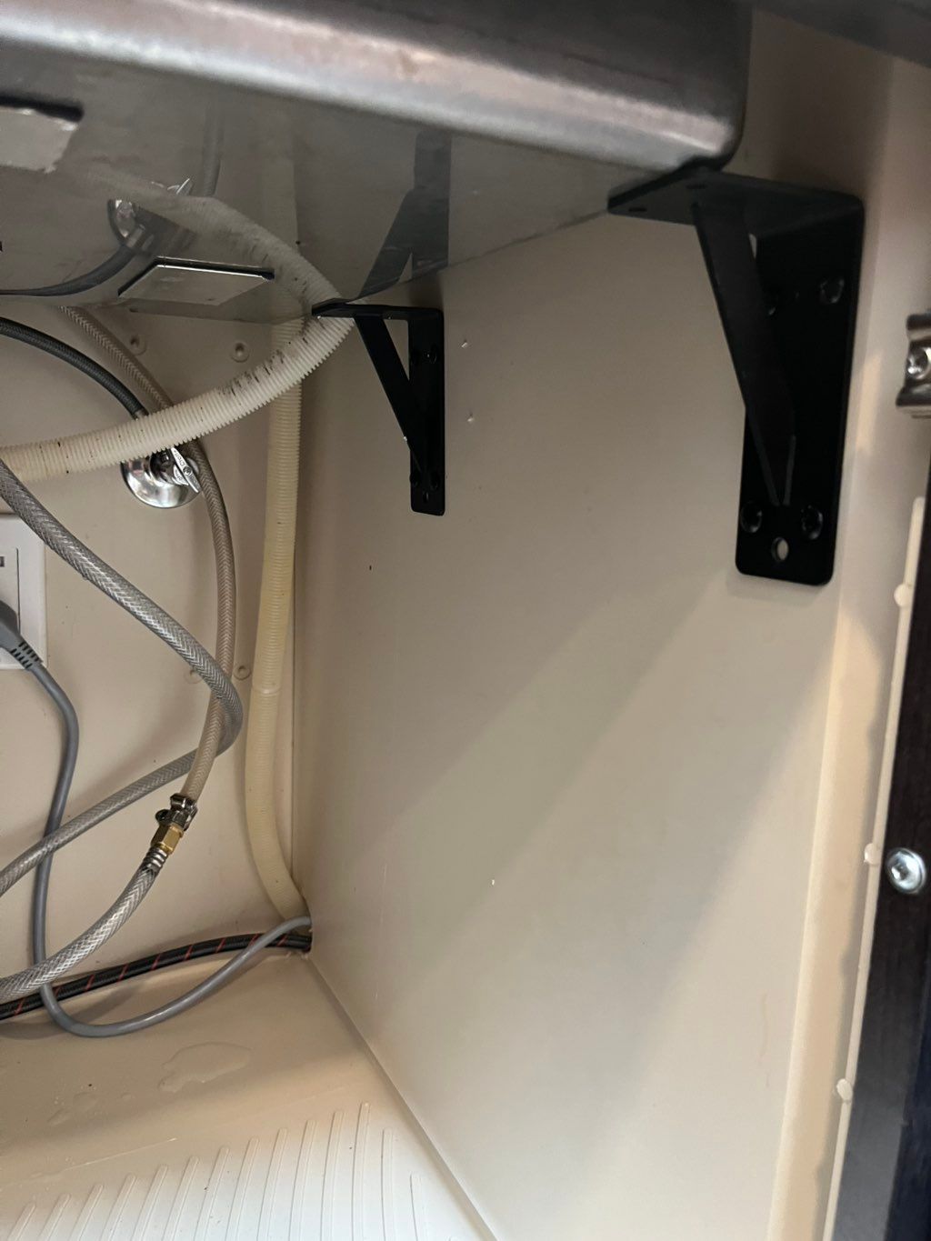 
• Adjusted and raised the sink height for better 