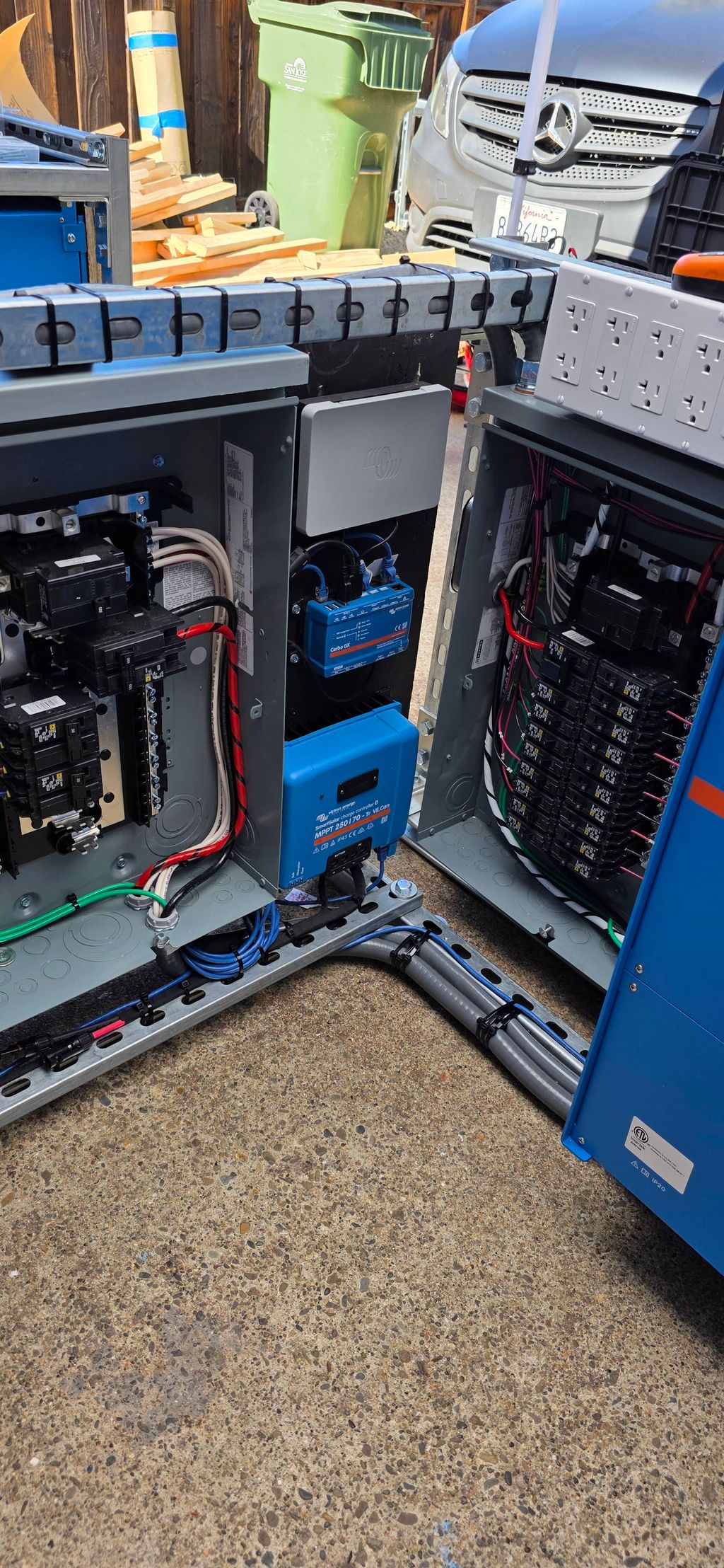 Inverters for batteries 