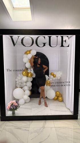 MAIN CHARACTER PHOTO BOOTHS