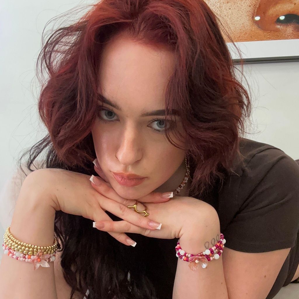 壁*様 ApolinaアポリナBibiPanelledPinaforeHoney Apollinaria Re Murals | West New York, NJ | Thumbtack